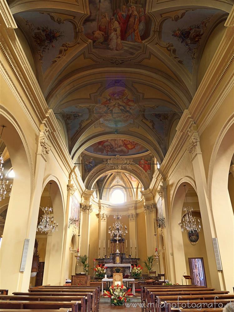 Trivero (Biella) - Interni della Chiesa Matrice
